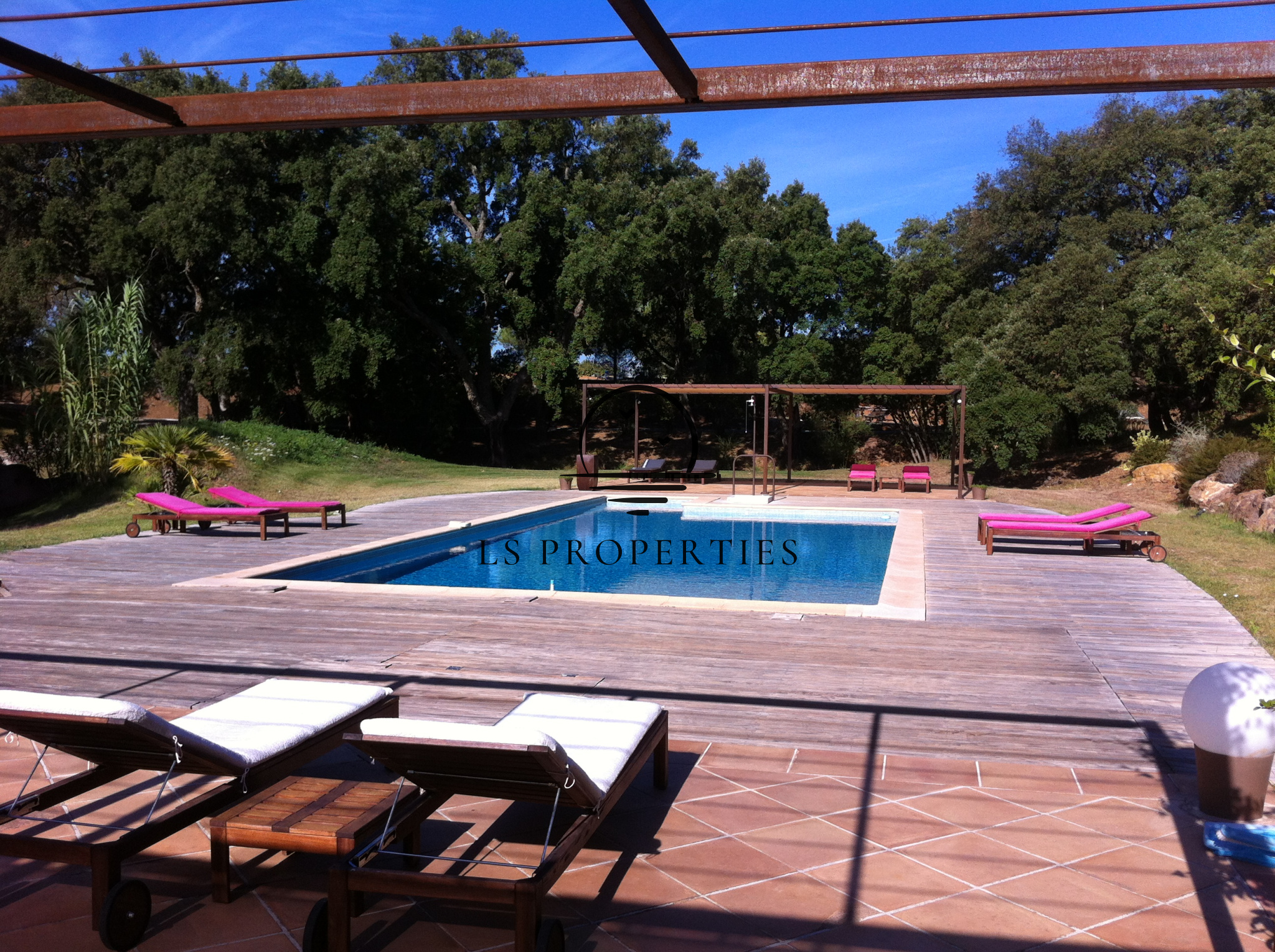 Magnifique bastide en pierre restaurée du XVIIIème siècle