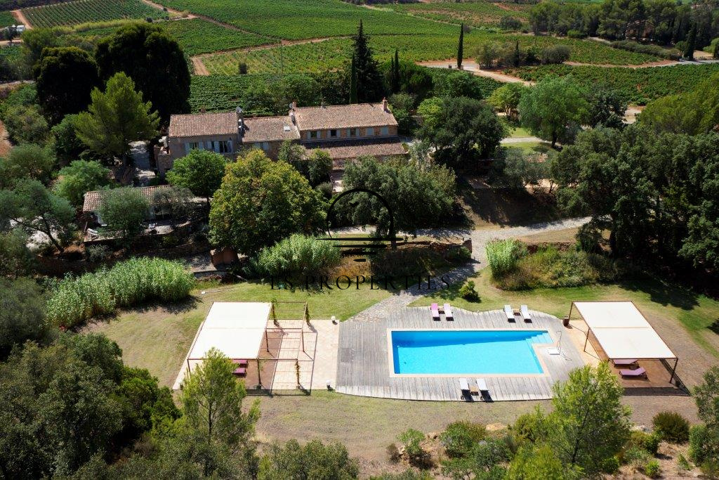 Magnifique bastide en pierre restaurée du XVIIIème siècle